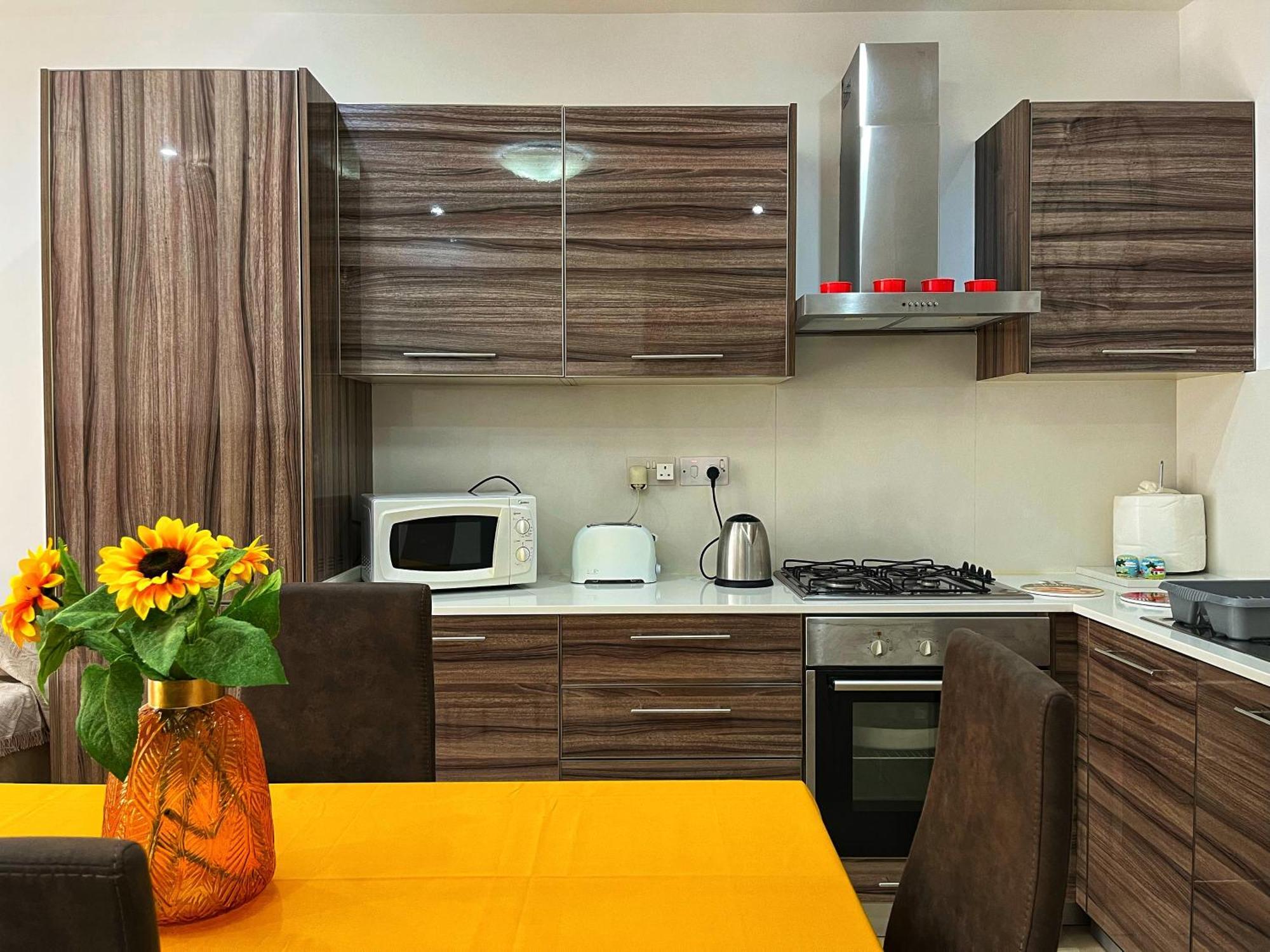 Charming Two Bedroom Апартаменты Pieta