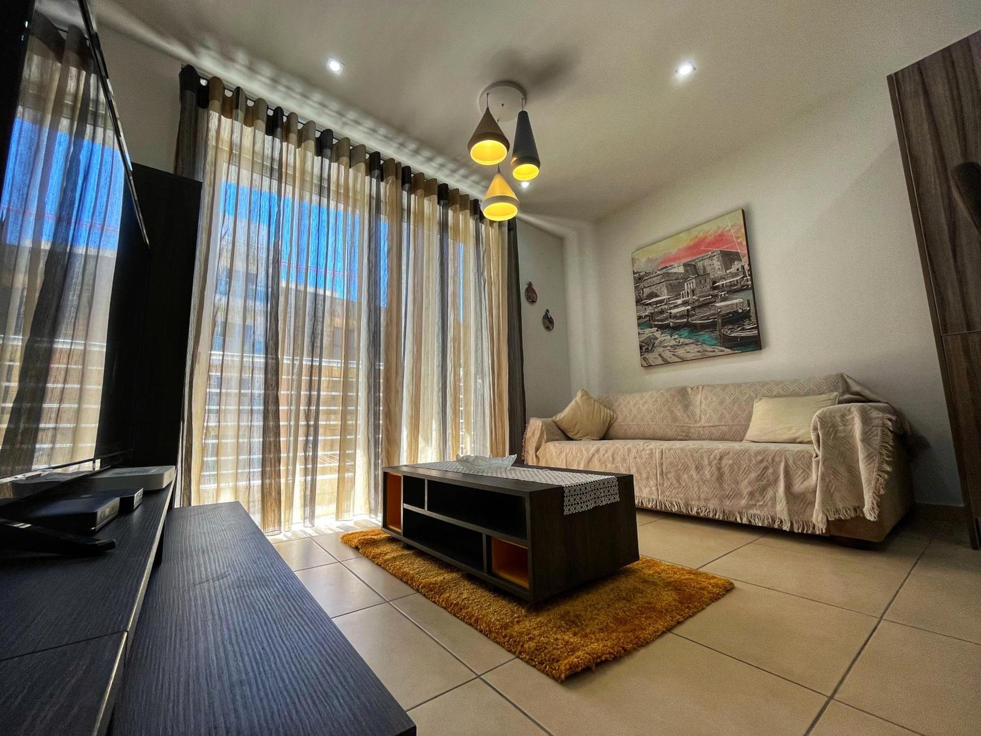 Апартаменты Charming Two Bedroom *